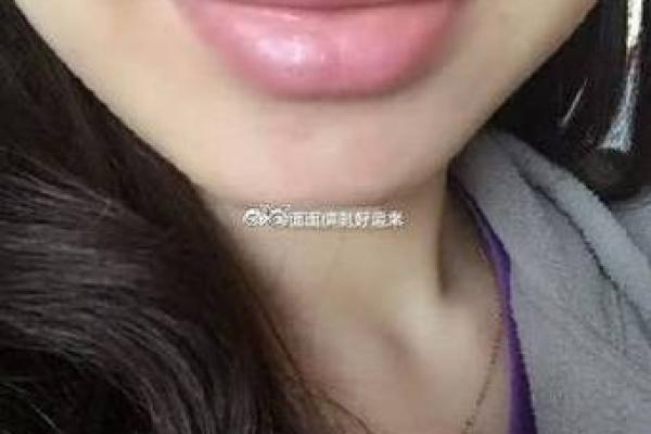嘴唇厚的女人面相解析：揭示她们的性格与命运秘密