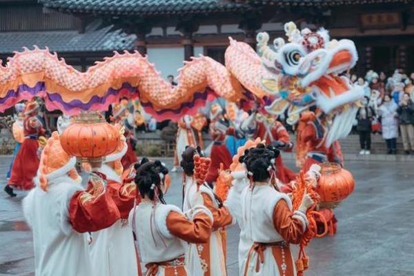 探寻的传统节庆与现代庆祝方式