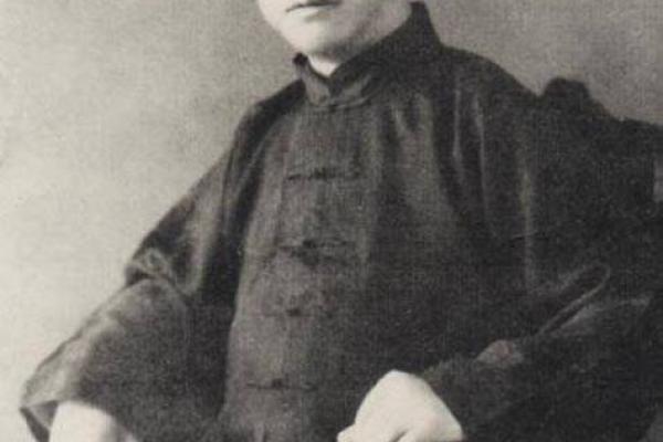 溥仪八字揭秘：探索清朝末代皇帝命运的奥秘