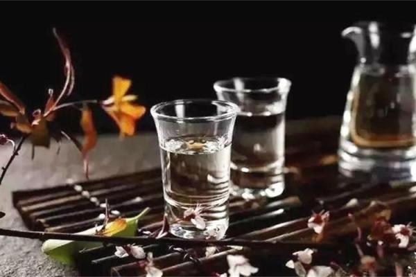 白酒在家居风水中的作用与调和技巧