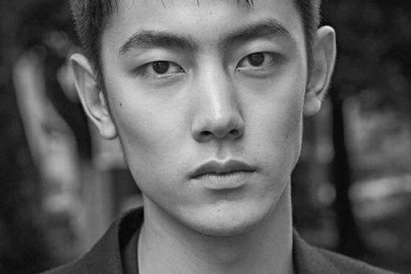 感情专一男人的面相特征解析