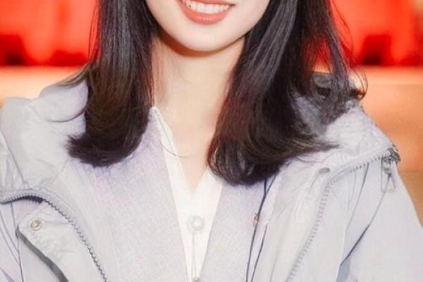 月牙眼笑容背后的命理玄机