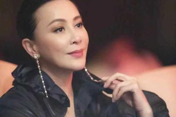 刘嘉玲命理解析：如何通过命运逆袭成为传奇