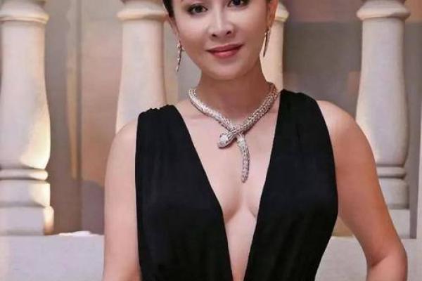 刘嘉玲命理解析：如何通过命运逆袭成为传奇