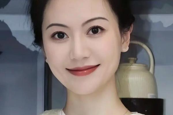 圆脸女生面相：福相盈盈，财运亨通的秘密
