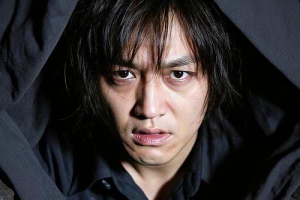 面相揭秘：黑面男生之神秘魅力