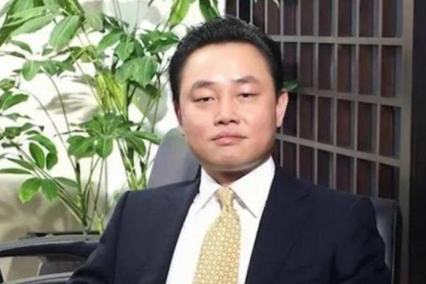 深入探讨黄光裕的生辰八字