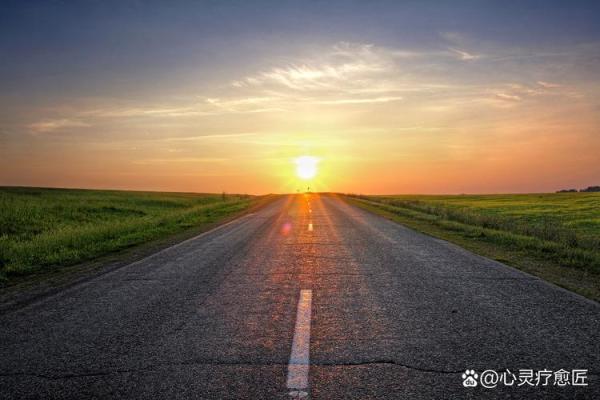 浩晖之名，照亮前行路：名字对个人成长的影响与启示