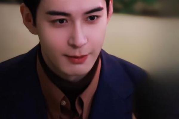 剑眉星目，英气逼人：揭秘男生剑眉面相之独特魅力