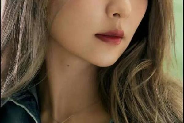 面如凝脂，福相天成——揭秘女性白面相的秘密