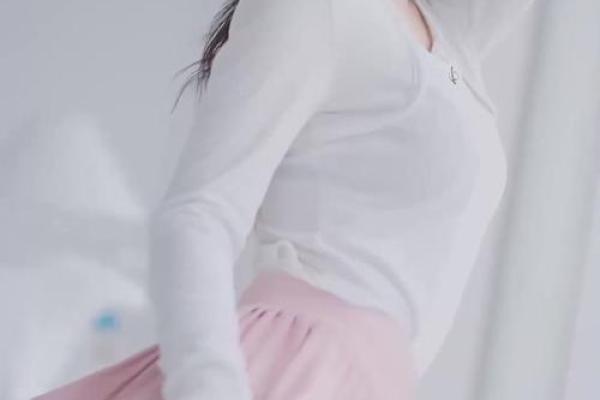 蓁然女子，名字如花绽政