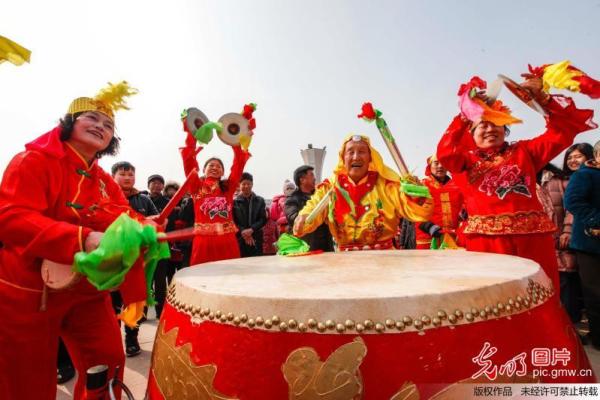 欢庆传统，民俗韵味浓