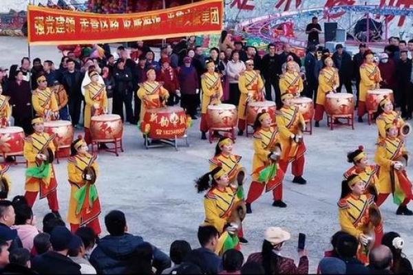 2日：民俗传承中的节日盛宴