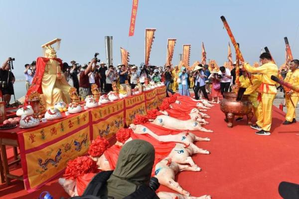 2日：民俗传承中的节日盛宴