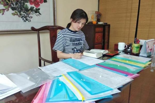 李烔烁：璀璨星辰照耀人生，姓名运势解析
