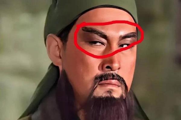 三白眼面相揭秘：命运多舛还是天命所归？