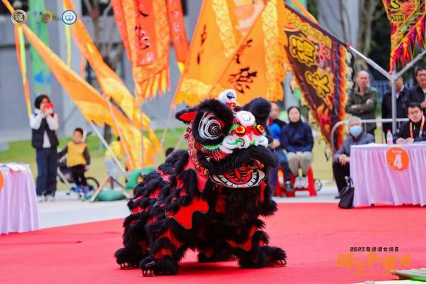 爬山乐：节日狂欢，传承民间习俗