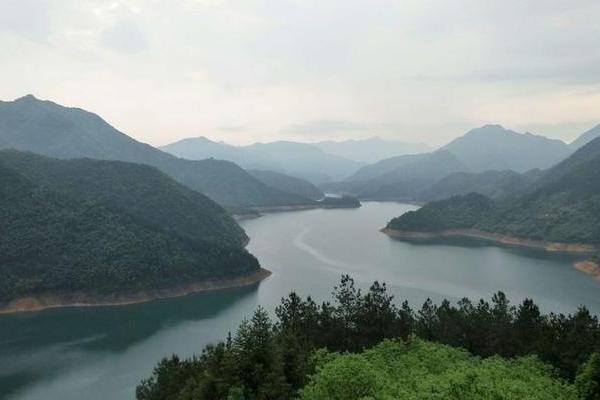 湖景小区大门风水解析：湖水对运势的作用